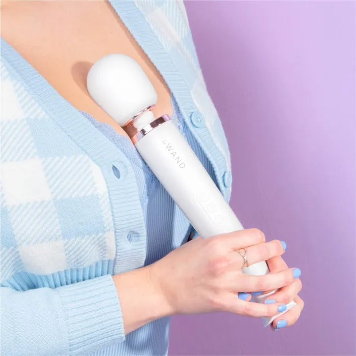 Le Wand Massager Pearl White Rechargeable Entrenue Female Sex Toys